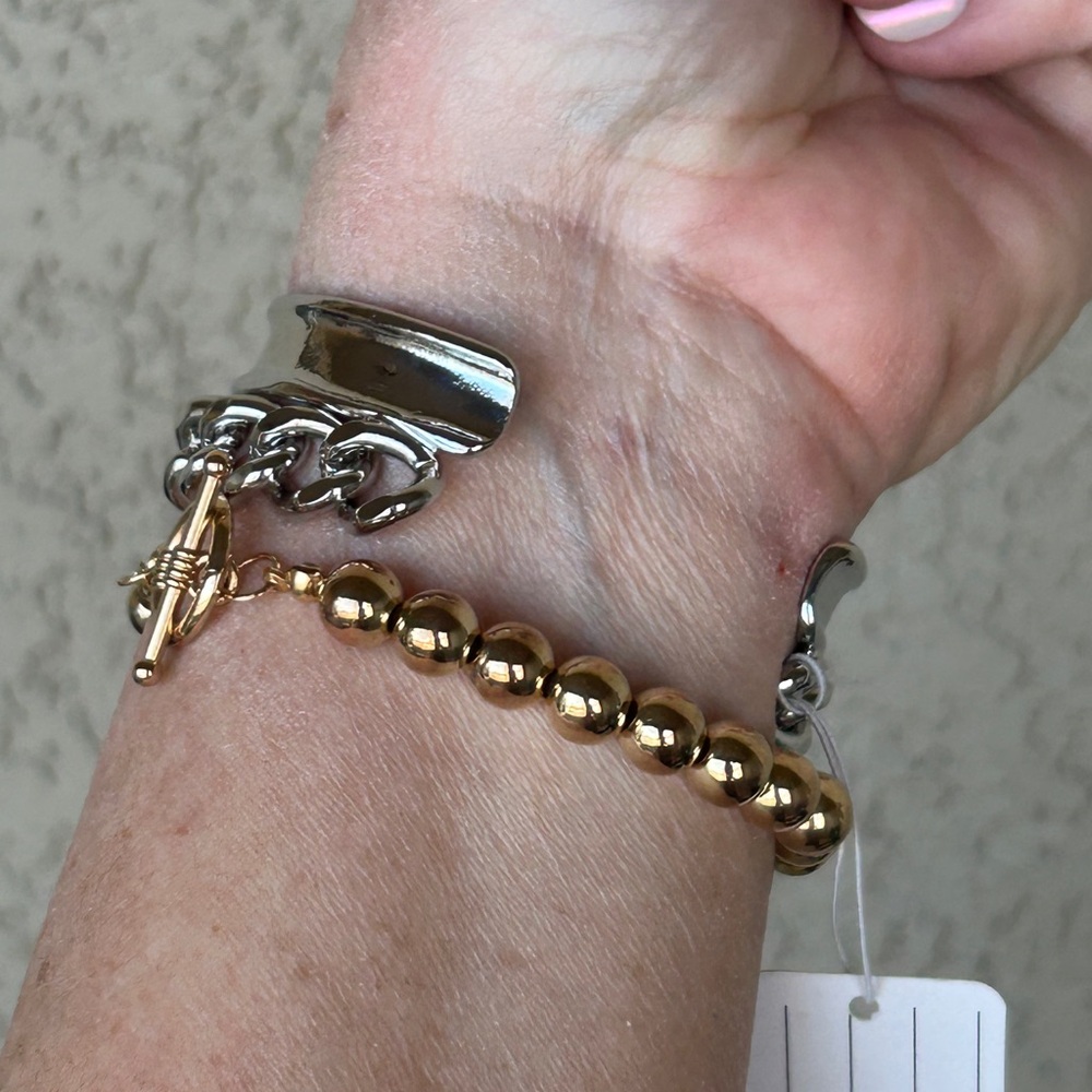 Brutalist Silver Chain Link Cuff Bracelet - Picture 10 of 10